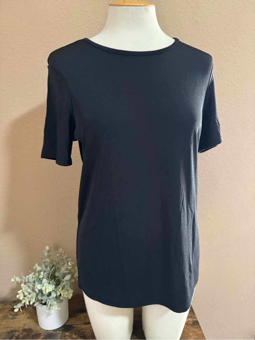Jaclyn Smith Black Short Sleeve Crew Neck Tee